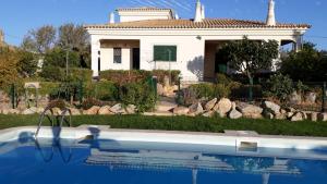 Maison de vacances Casa Alfazema - Villa Algarvia de Charme Casa Alfazema - Vale da Mó Pechão - Olhão 8700-175 Pechão Algarve