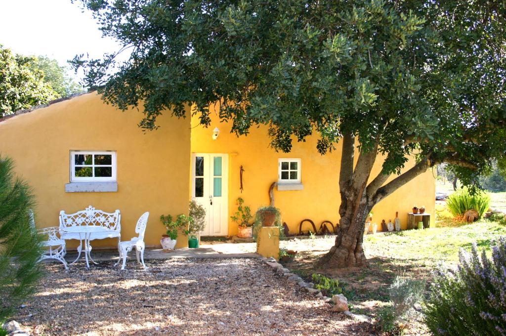 Casa Amarela by Portucasa Sítio Matos Lima 9007 - Quinta Amarela, 8100-082 Loulé