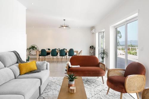 Casa Amarela - Countryside Villa by LovelyStay