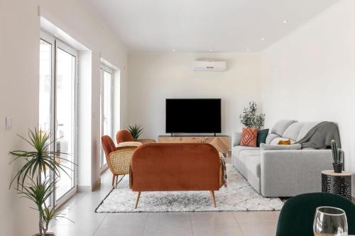 Casa Amarela - Countryside Villa by LovelyStay