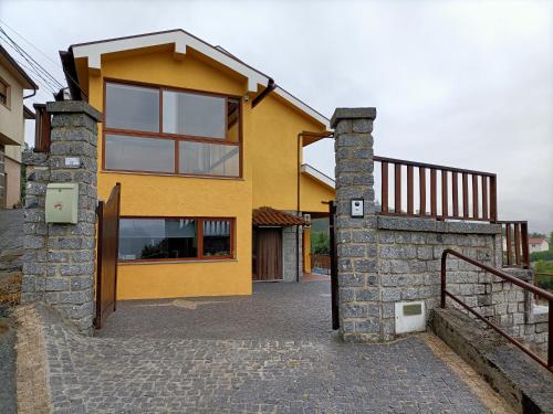 Casa Amarela da Caniçada
