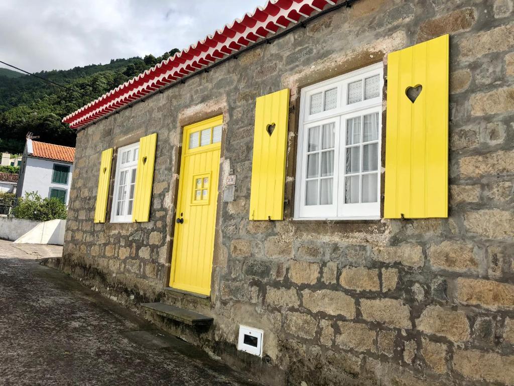 Casa Auri Rua da Lapa 28, 9650-110 Faial da Terra