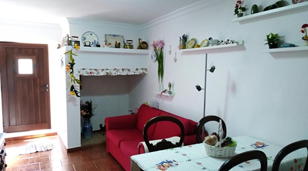 Casa BENVINDHA 92 Rua D Afonso Henriques, 7370-191 Degolados