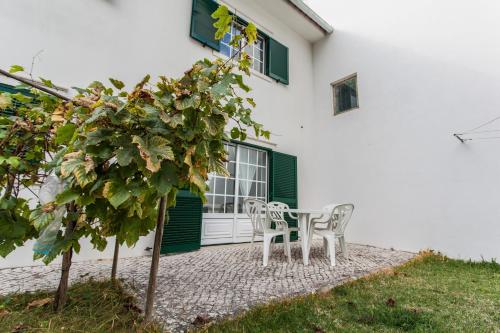 Casa Bordalo - Family, Beach, Culture and Surf