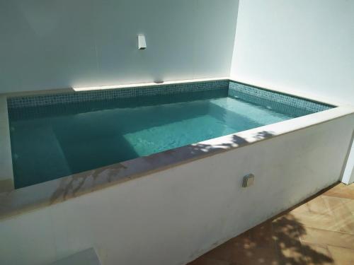 Casa com piscina e terraco em Faro - MyStay