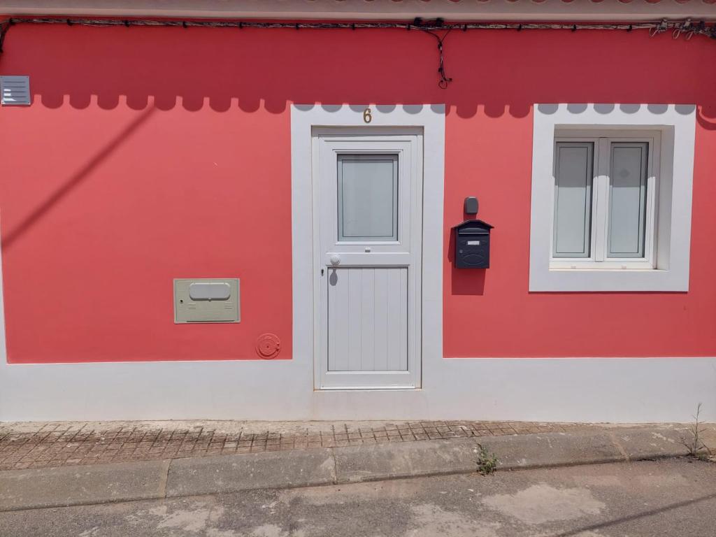 Casa Coral 6 Rua Comprida 6, 7200-072 São Marcos do Campo
