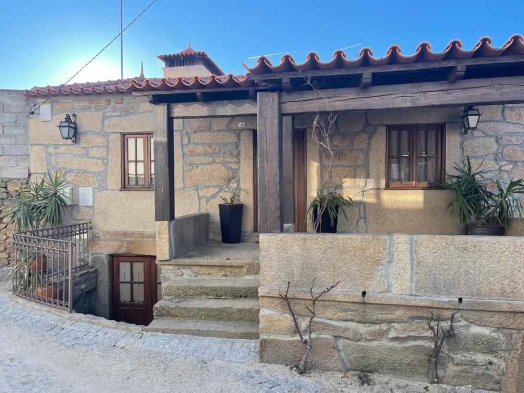 Maison de vacances Casa da Aldeia Rua do Acipreste 6400-142 Azevo