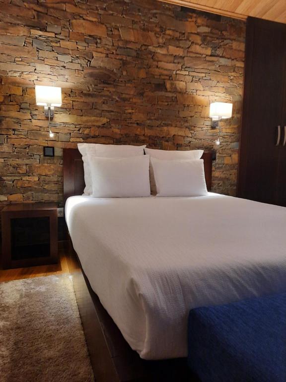 Casa da Eira de Cima Largo da Eira de Cima, 3A Chão Sobral, 3400-260 Chão Sobral