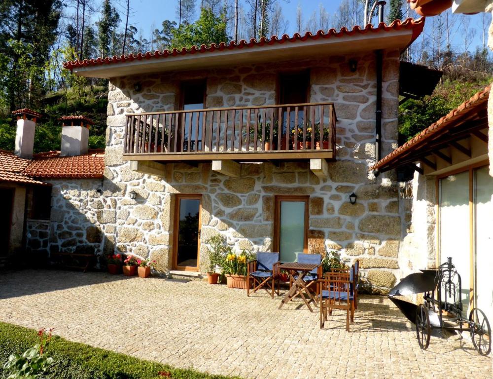 Casa da Eira Velha Rua da Lomba de Gatão, 37 Gatão - Cepelos, 3730-103 Vale de Cambra