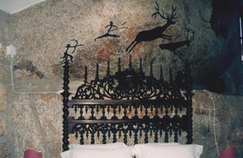 Casa da Gruta (Cave House)