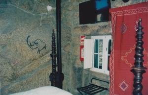 Casa da Gruta (Cave House)