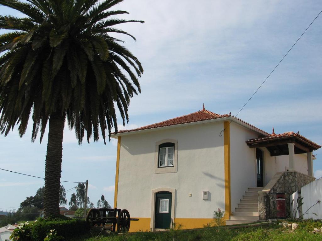 Casa da Palmeira Rua Candida Bouzada Pinto - Rio Maior, 2040-174 Outeiro da Cortiçada