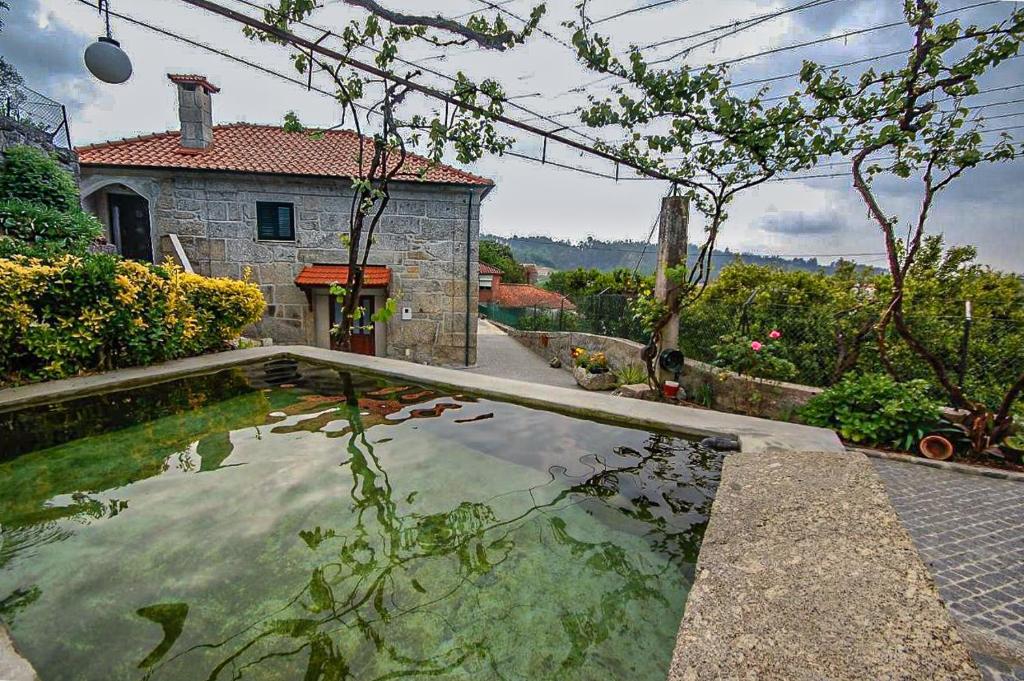 Casa da Ramada - Water SPA Tank with running natural spring water - by Bedzy Travessa da escola 148 vivenda, 4830-218 Braga