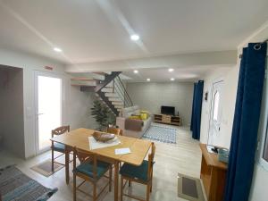 Casa da Ribeira - Mosteiros