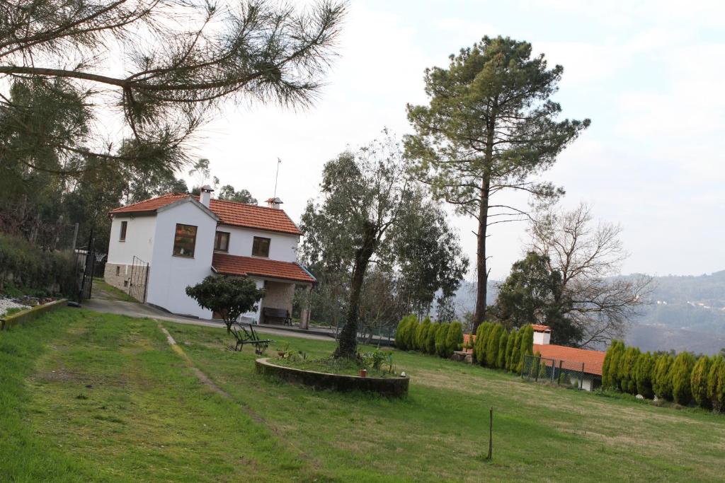 Casa de Guadalupe Rua da Redouça, 3740-018 Redouça