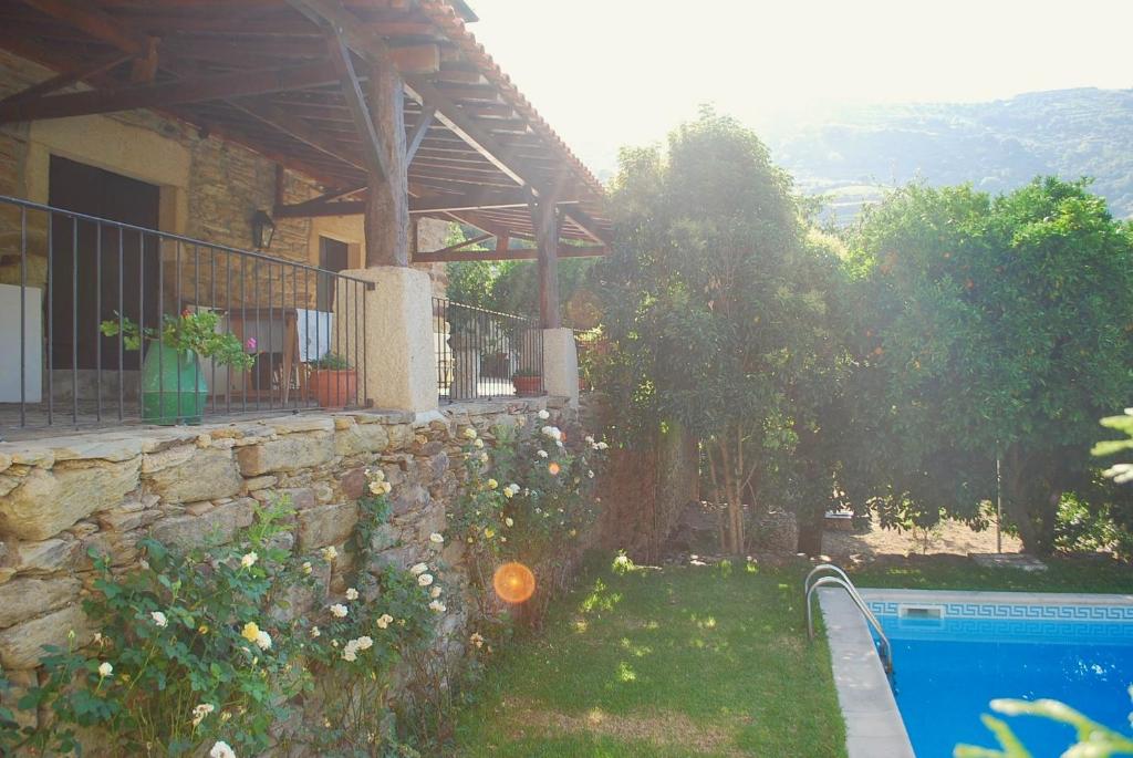 Casa de Mendiz Rua da Cabana no 2, 5085-909 Vale de Mendiz