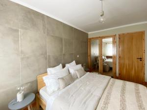 Casa do Bairro - Perfect Base Point to Explore the Island