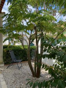 Casa do Canto - Uma casa no campo, perto da praia.