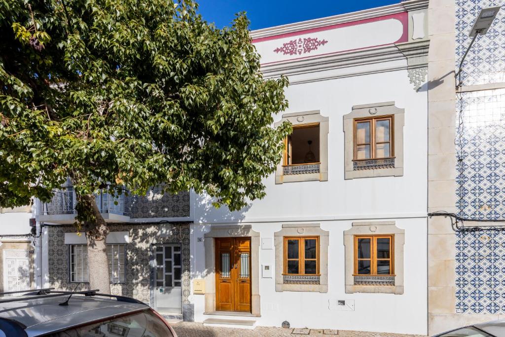 Casa do Centro 12 Largo Tomás Cabreira, 8800-346 Tavira