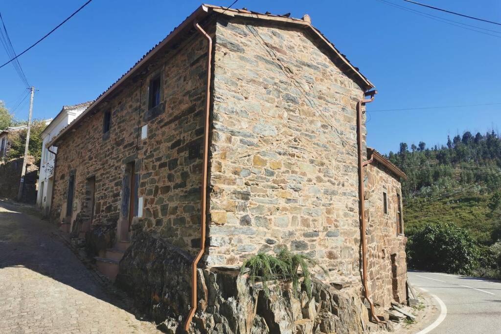 Maison de vacances Casa do Linho 400 year old country cottage Rua Meio 6160-265 Oleiros