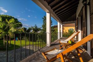 Casa do Pinheiro with shared swimming pool