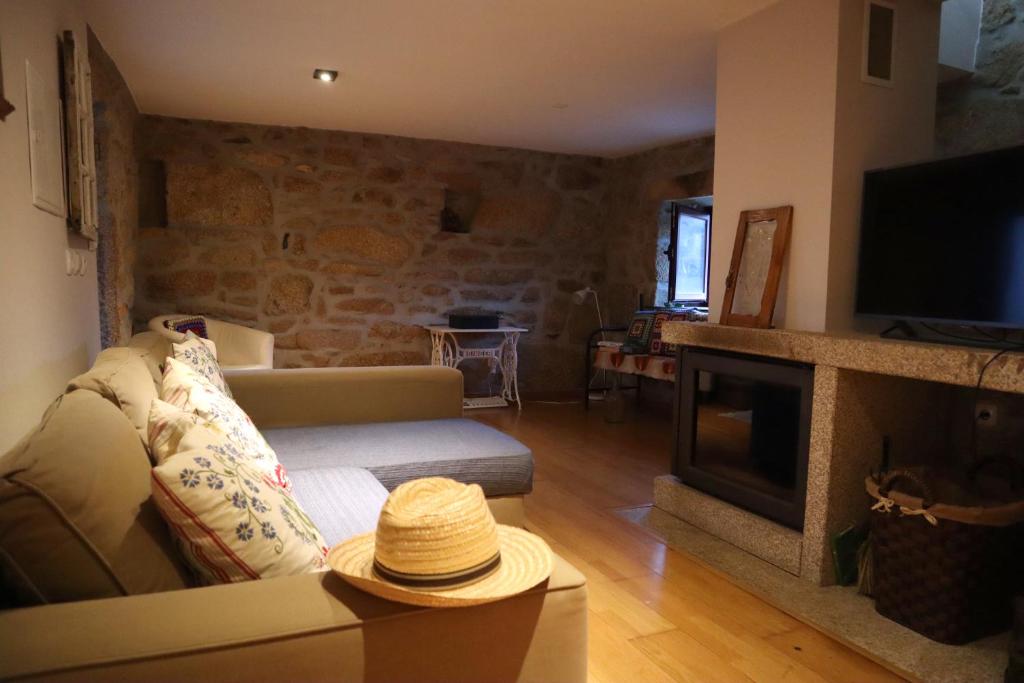 Casa do Soito. Rua Direita, 6300-040 Avelãs de Ambom