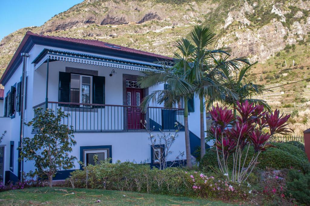 Casa do Tio Rua Dom João V nº72, 9240-040 São Vicente