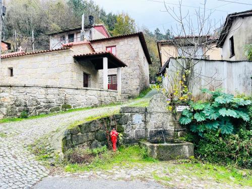 Casa dos Cabencos - Typical Granite Stone House