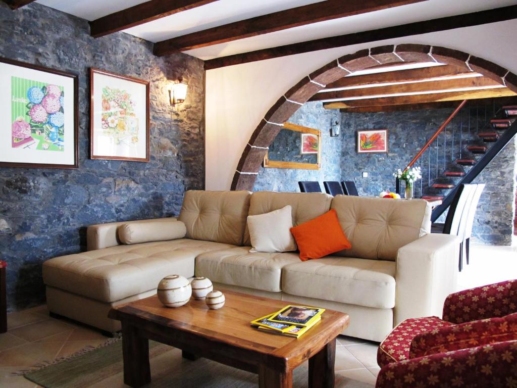 Maison de vacances Casa dos Serrões Caminho dos Serrões, 46 9370-240 Calheta