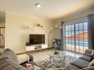 Casa Mes Amis by MHM