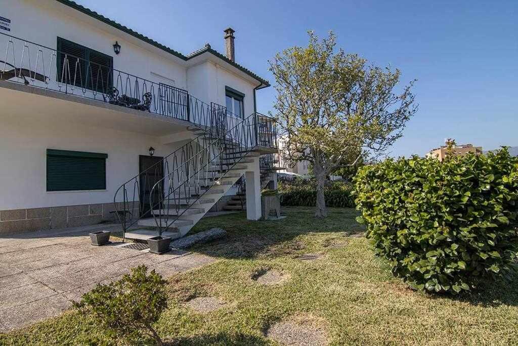 Casa Mió localizada em pleno centro histórico Rua Padre Manuel Himalaia, 4970-451 Arcos de Valdevez