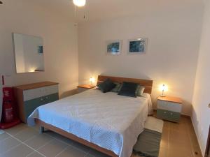 CASA NA COLINA - MORADIA com PISCINA