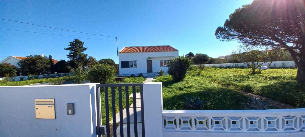 Casa Oliveira 268 Rua Doutor José Homem Correia Teles, 8650-355 Sagres