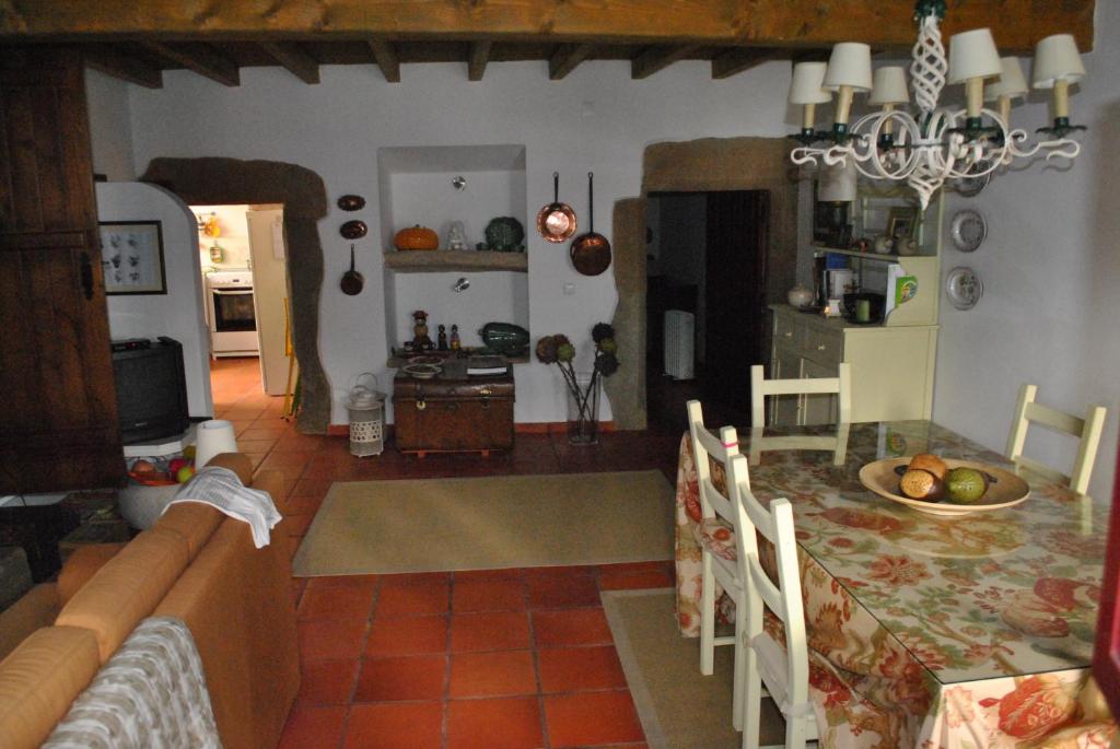 Maison de vacances Casa típica alentejana Rua do Castelo, nº 15 6050-031 Alpalhão