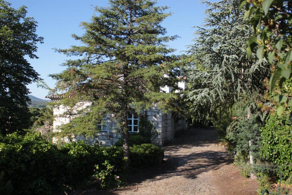 Casal dos Zimbros Bairro dos Zimbros, nº1, 5340-102 Cortiços