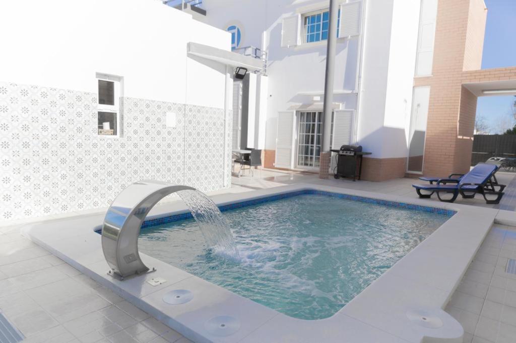 Maison de vacances Casas de Mar - Peixe Rei rua das garças c9 8700-159 Quelfes