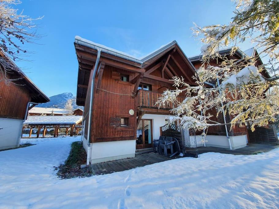 Cascades, 3 bedroom chalet with shared pool. Chalet H1 347 Chemin de sur la Ville, 74340 Samoëns