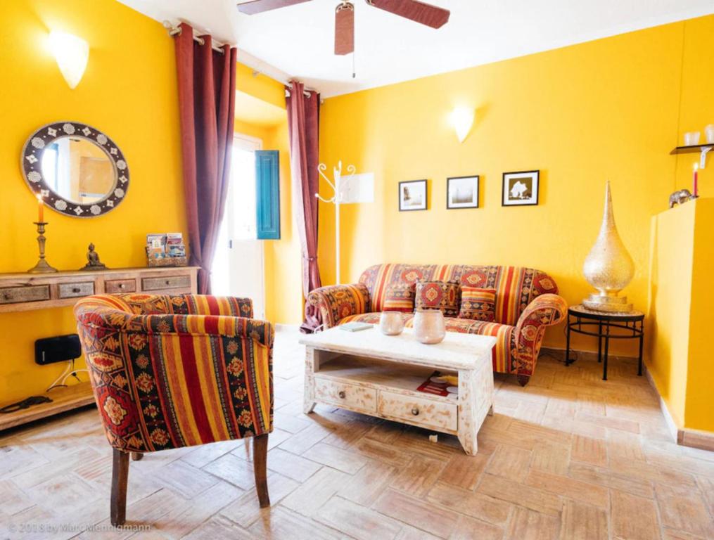 Casinha Canal - Beautifully restored Moroccan inspired townhouse in Lagos historic centre 40 Rua do Canal, 8600-711 Lagos