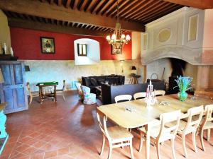 Castle 12th century with private pool close to Agen