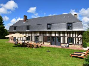 Castle and its outbuildings with terrace in Asni res