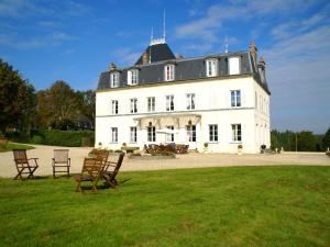 Maison de vacances Castle and its outbuildings with terrace in Asni res  27260 Asnières Normandie