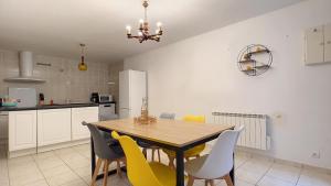 Caudies -Grande maison de village au coeur des châteaux Cathares