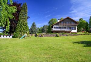 Maison de vacances Chalet Beau Regard 8 rue des Hirondelles 57850 Hellert -1