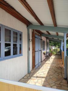 Chalet dans la Foret....Adorable 1 bedroom chalet surrounded by woodland