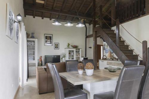 Chalet de Nunide moradida privada com piscina