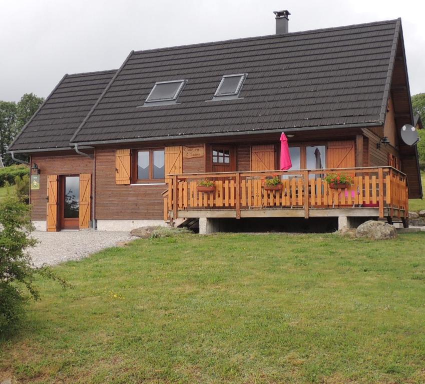 Maison de vacances Chalet des 4 Saisons Le Bourg 63850 Saint-Genès-Champespe