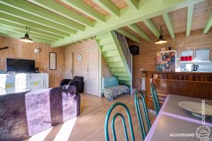 Maison de vacances Chalet Le Bucovine 5 chemin du Resal, Groire 63790 Murol Auvergne