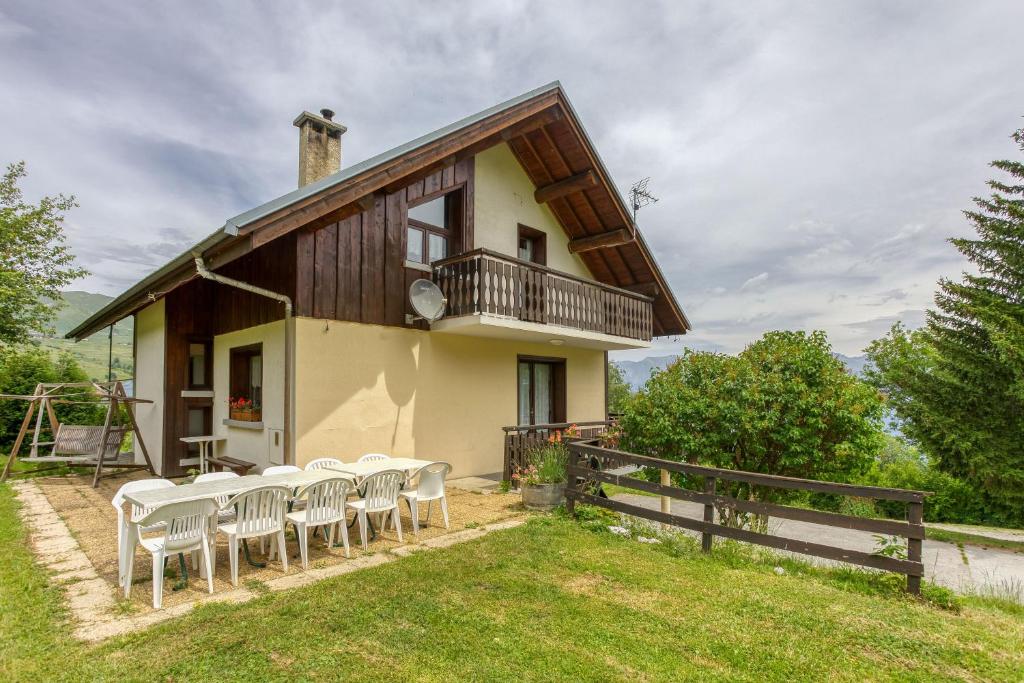 Maison de vacances Chalet Le Genepy Lotissement Le Saut 73300 Le Corbier 73300 Villarembert