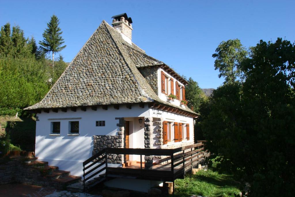 Maison de vacances Chalet les Eglantines Les Chazes 15800 Saint-Jacques-des-Blats