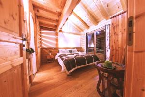 Chalet Samasta 5-Bedroom Jacuzzi and open fire